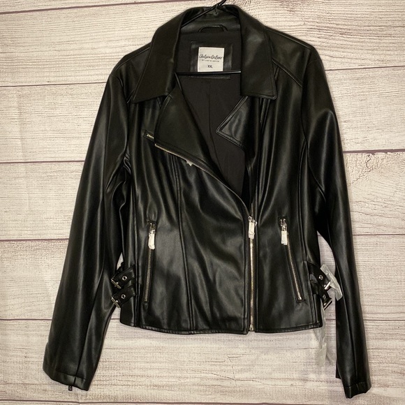 Chelsea DeBoer Jackets & Blazers - Chelsea DeBoer by Lilly & Lottie black faux leather jacket